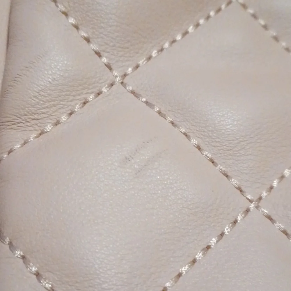 > Kate Spade Elegant Tan/pink Quilted Leather Tote Bag